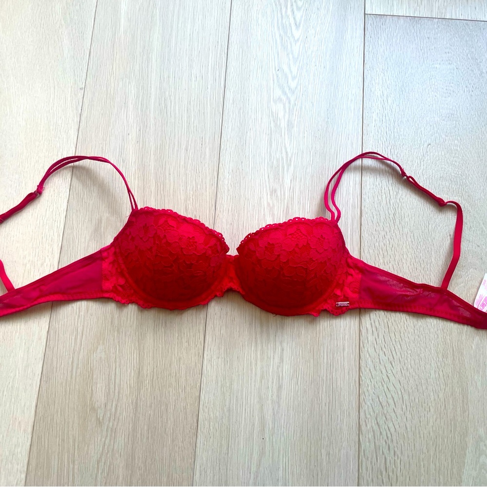 🧨 Victoria’s Secret Pink 36B Red Lace Bra ♥️